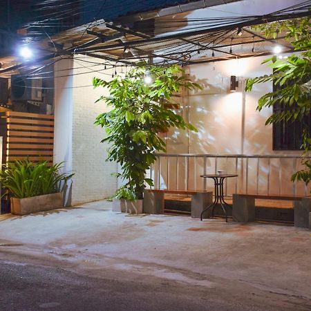 Costa Bed Hua Hin Hostel Exterior photo