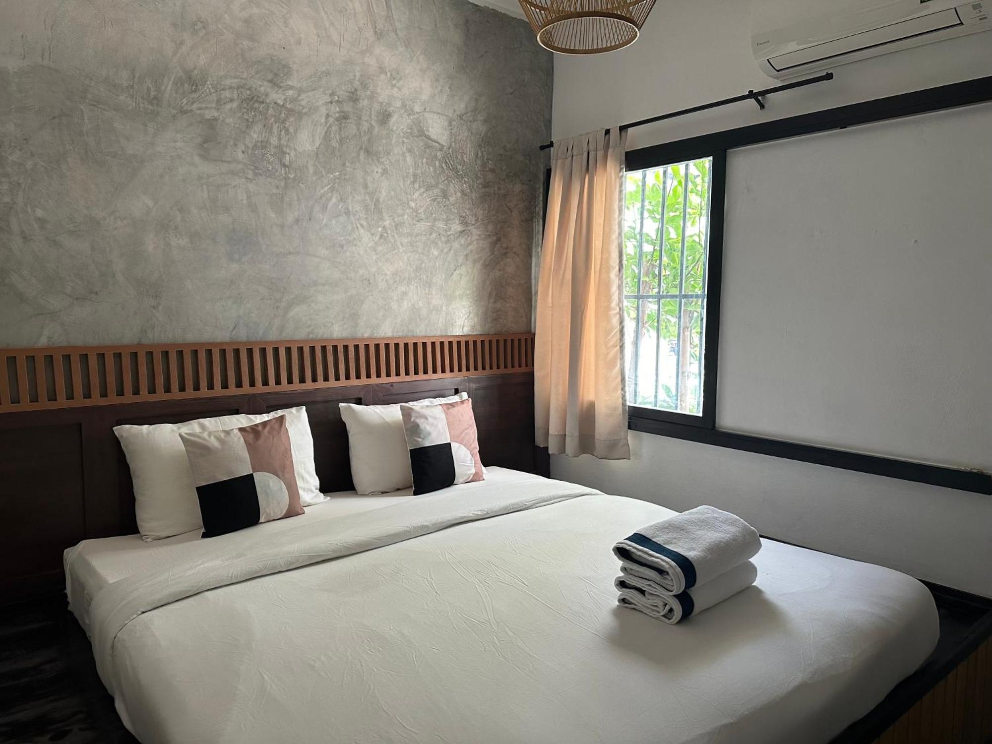 Costa Bed Hua Hin Hostel Exterior photo